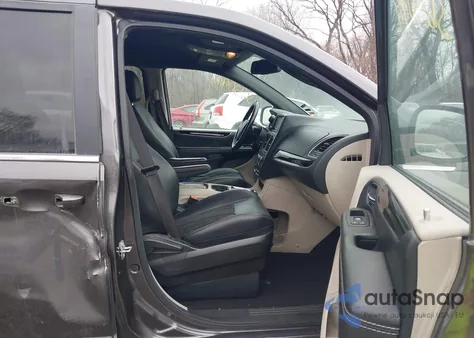 2019 Dodge Grand Caravan Sxt z USA, uszkodzony, nr VIN 2C4RDGCG7KR690965